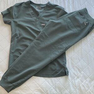 Bonsai Figs Scrub Set